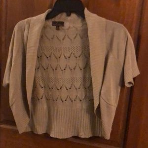 Short sleeve shoulder cover.